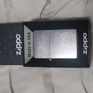 Nwt zippo chrome